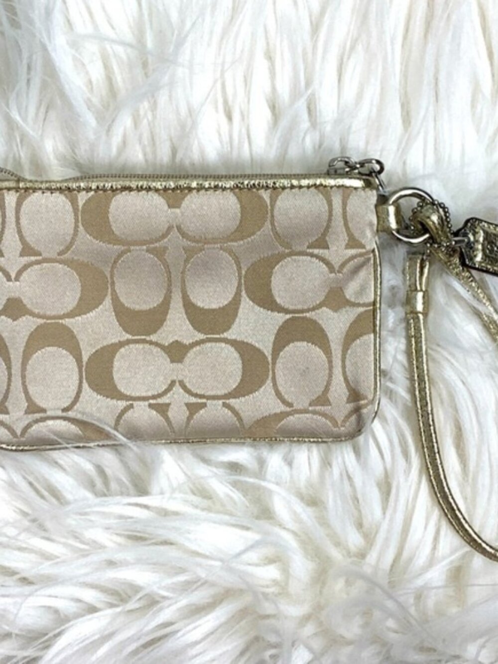 Coach Poppy Gold Signature Wristlet - Picture 6 of 8